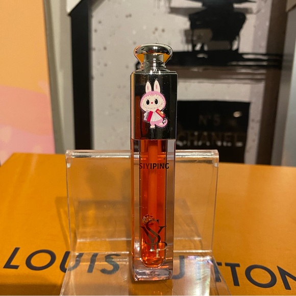 Labubu Lip Oil - Picture 1 of 1